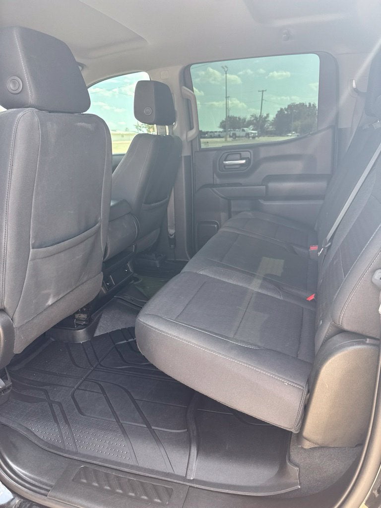 2023 Chevrolet Silverado 1500 4WD Crew Cab Short Bed Custom