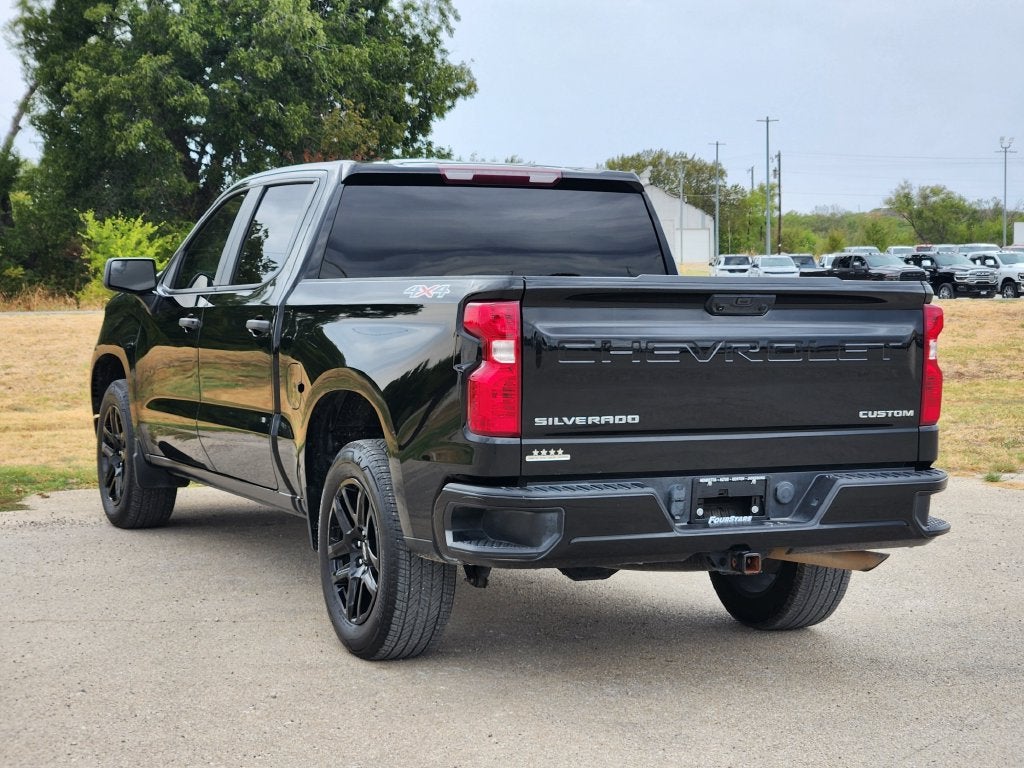 2023 Chevrolet Silverado 1500 4WD Crew Cab Short Bed Custom
