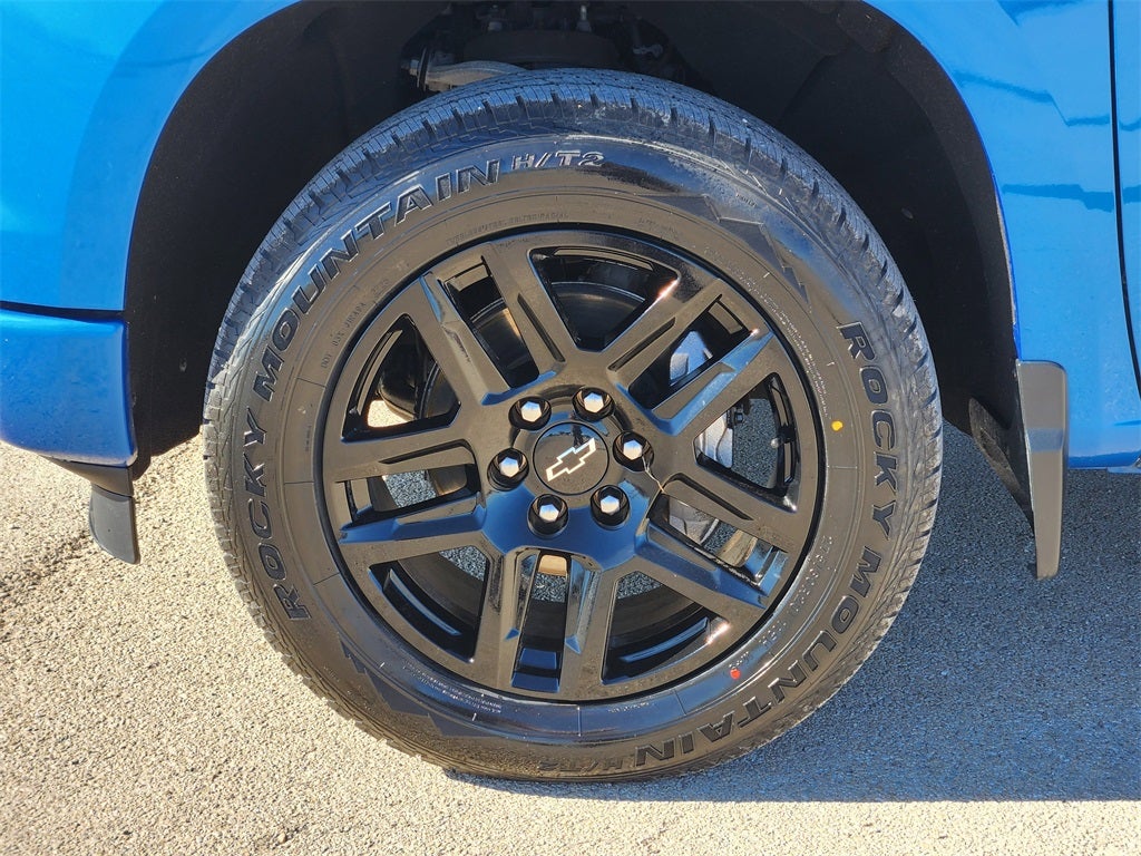 2022 Chevrolet Silverado 1500 4WD Crew Cab Short Bed Custom