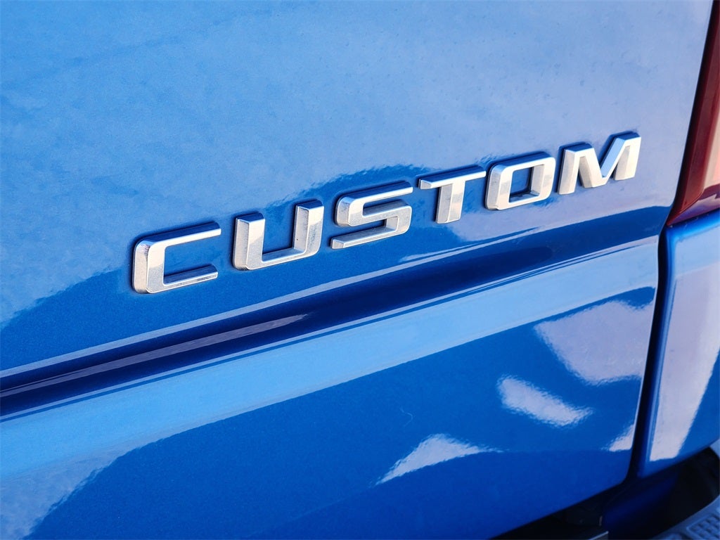 2022 Chevrolet Silverado 1500 4WD Crew Cab Short Bed Custom