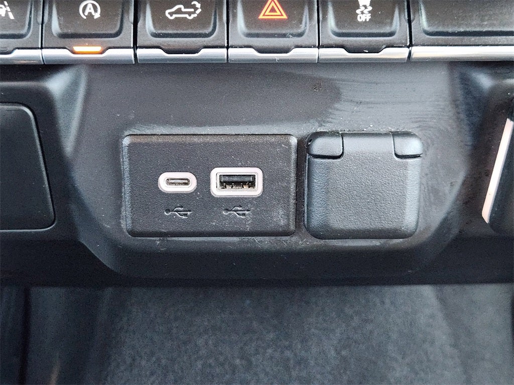 2022 Chevrolet Silverado 1500 4WD Crew Cab Short Bed Custom