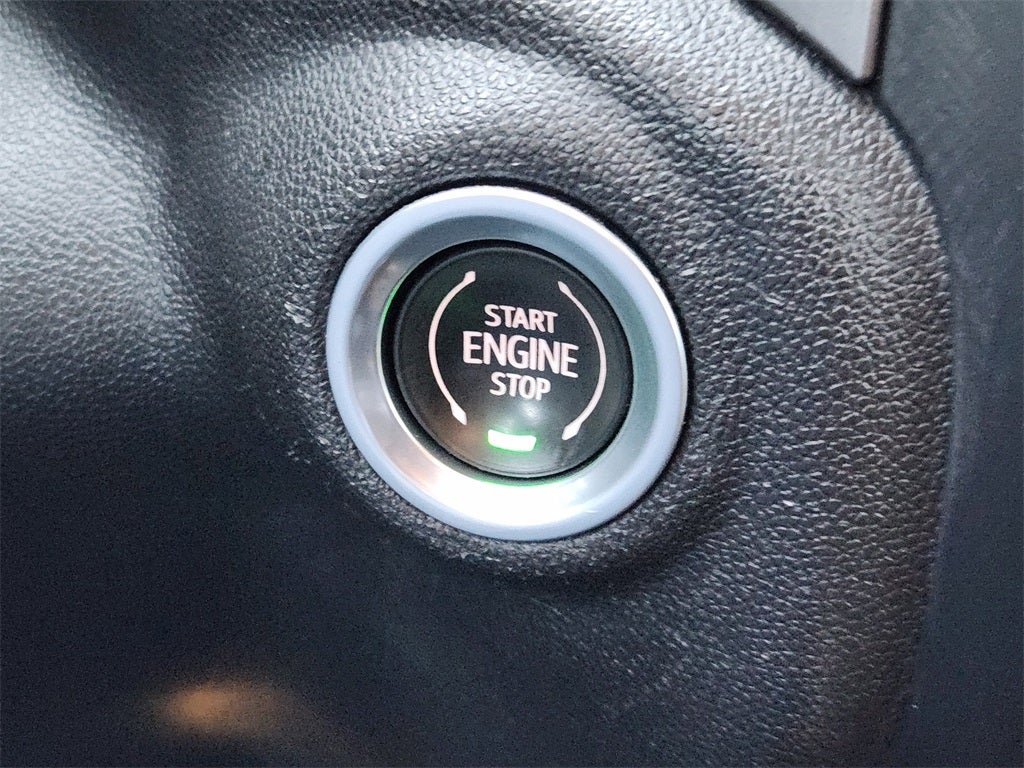 2022 Chevrolet Silverado 1500 4WD Crew Cab Short Bed Custom