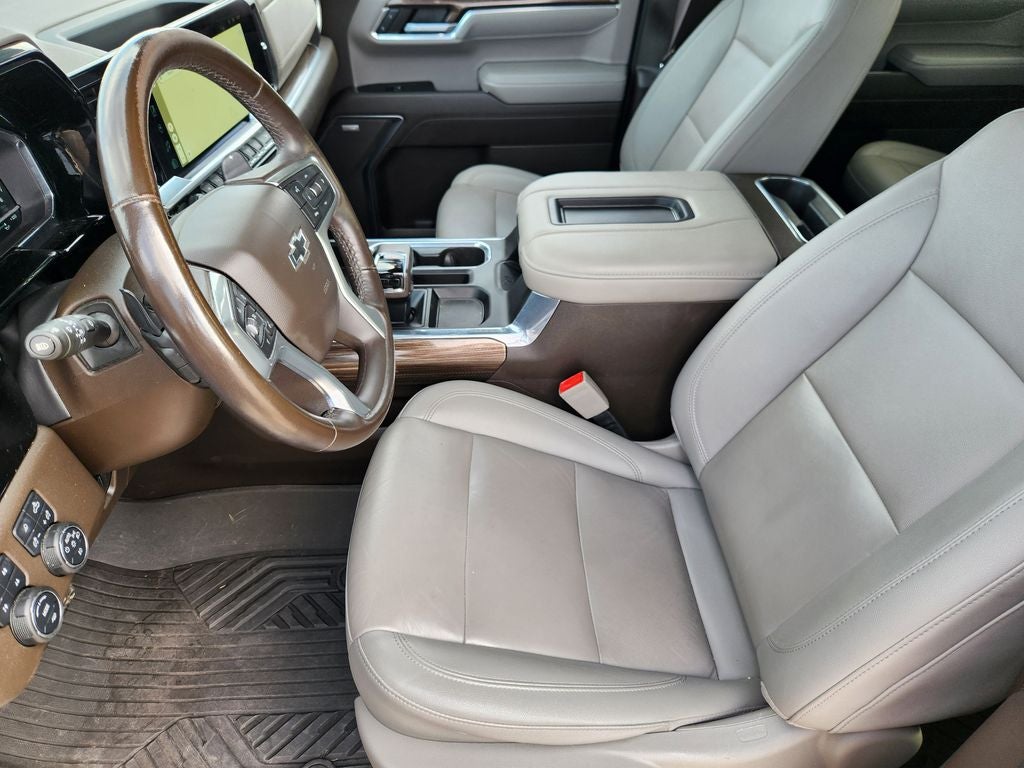 2022 Chevrolet Silverado 1500 4WD Crew Cab Short Bed RST