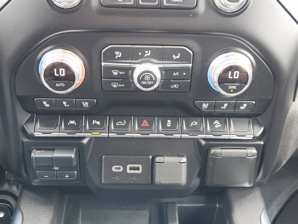 2022 GMC Sierra 1500 Limited 4WD Crew Cab Short Box AT4