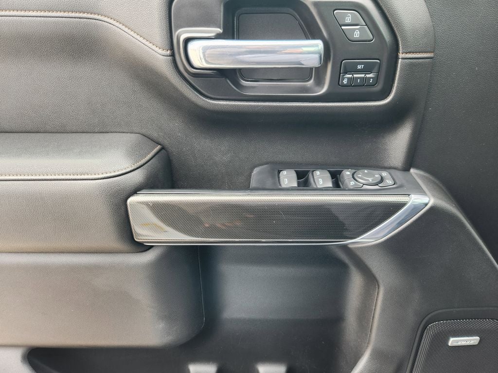 2022 GMC Sierra 1500 Limited 4WD Crew Cab Short Box AT4