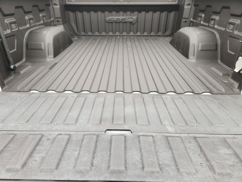 2022 GMC Sierra 1500 Limited 4WD Crew Cab Short Box AT4