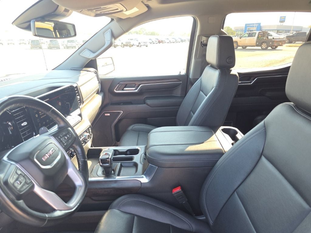 2023 GMC Sierra 1500 4WD Crew Cab Short Box SLT