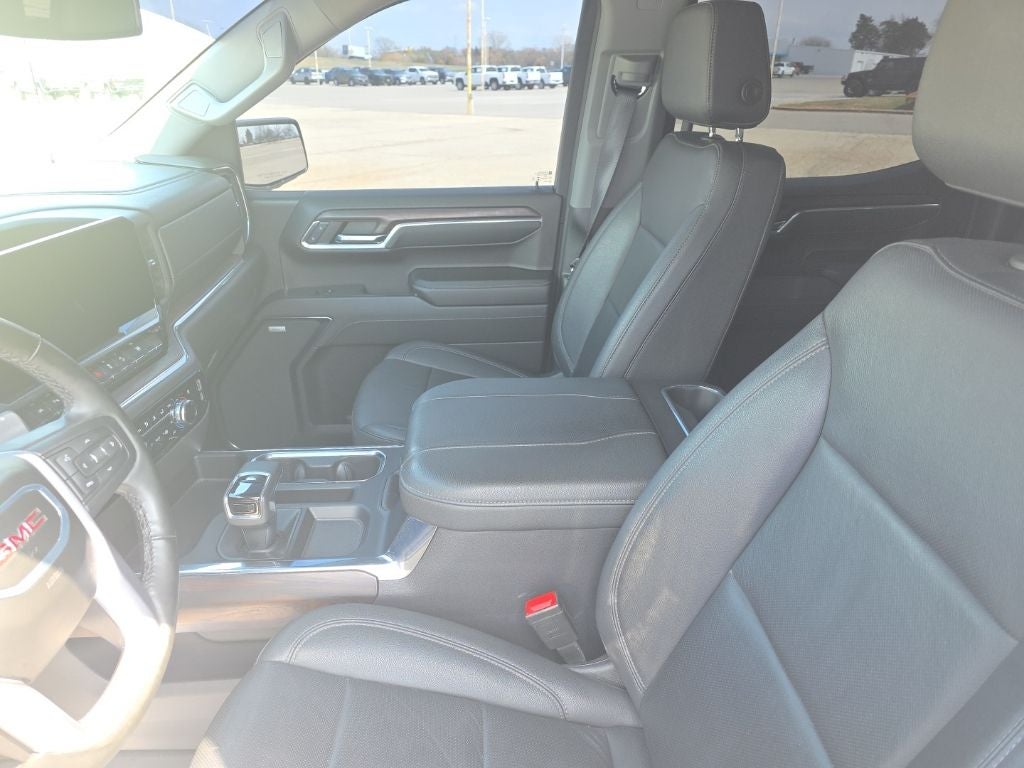 2024 GMC Sierra 1500 4WD Crew Cab Short Box SLT