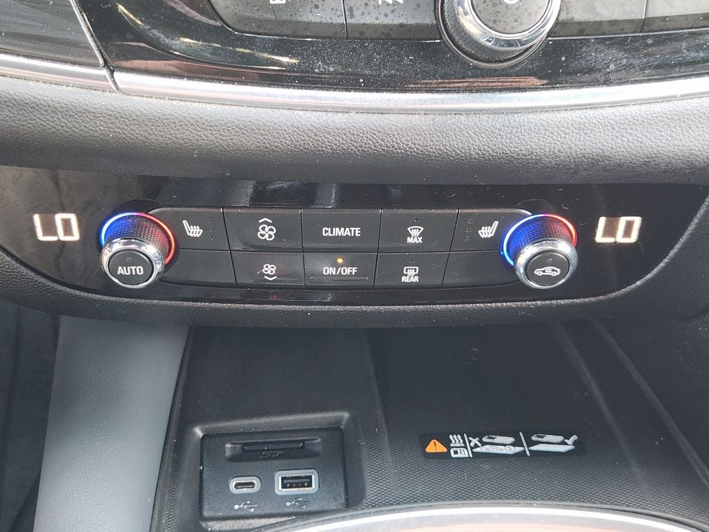 2022 Buick Enclave FWD Essence