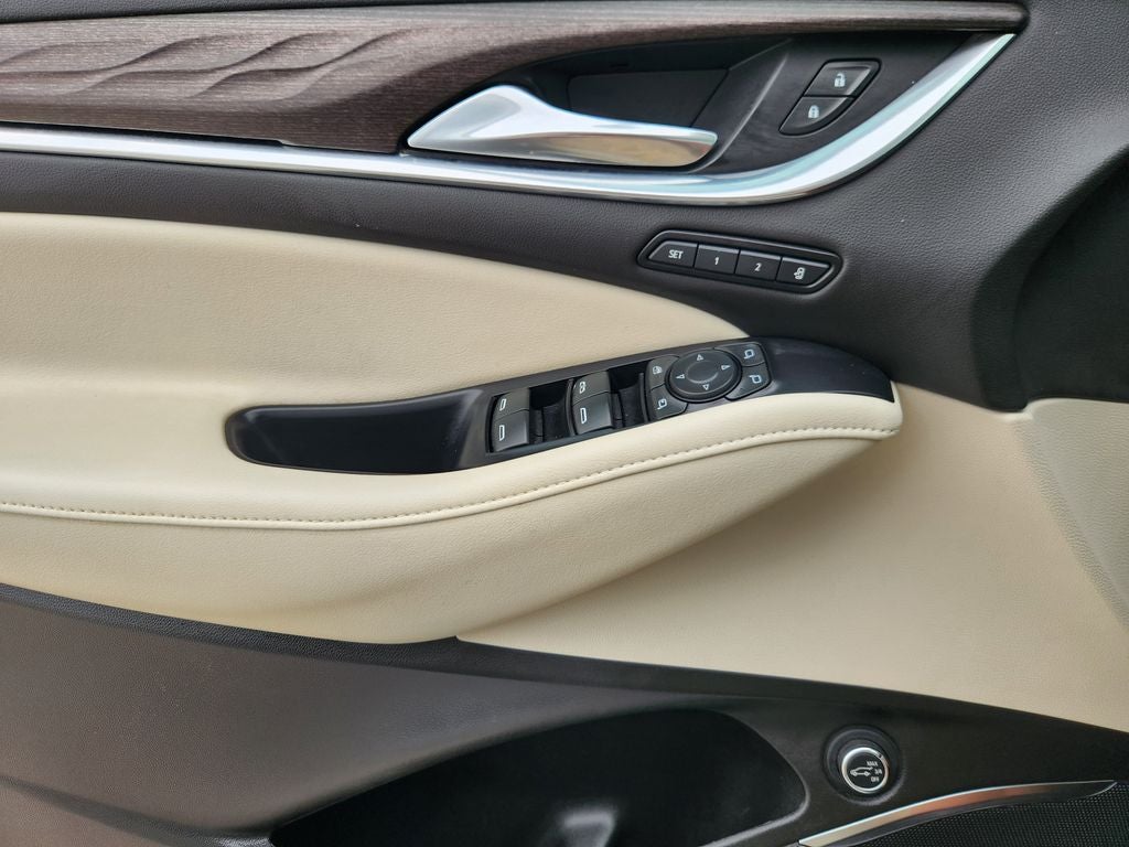 2022 Buick Enclave FWD Avenir