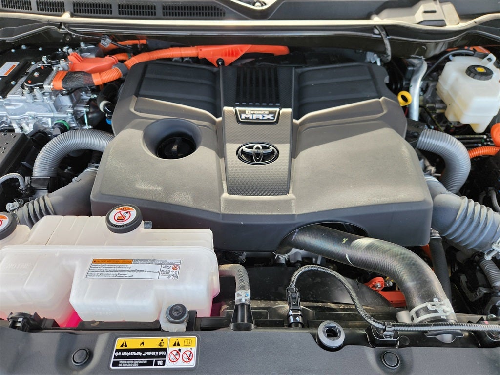 2025 Toyota Tundra Hybrid Platinum Hybrid CrewMax 5.5' Bed