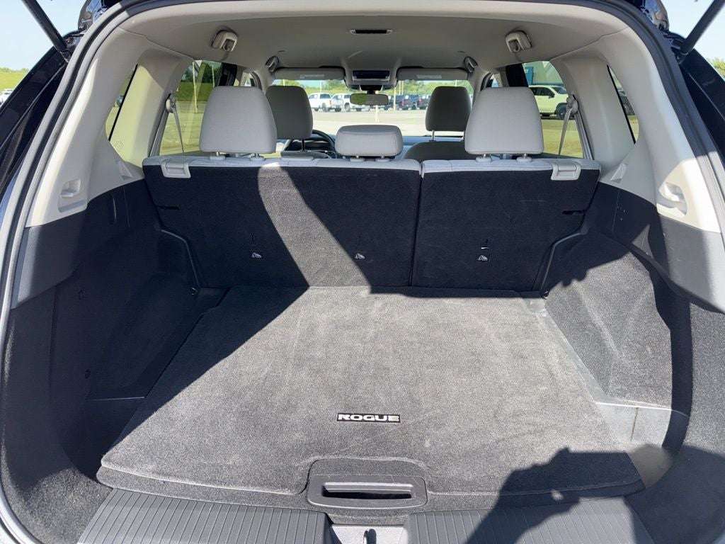 2023 Nissan Rogue SV FWD