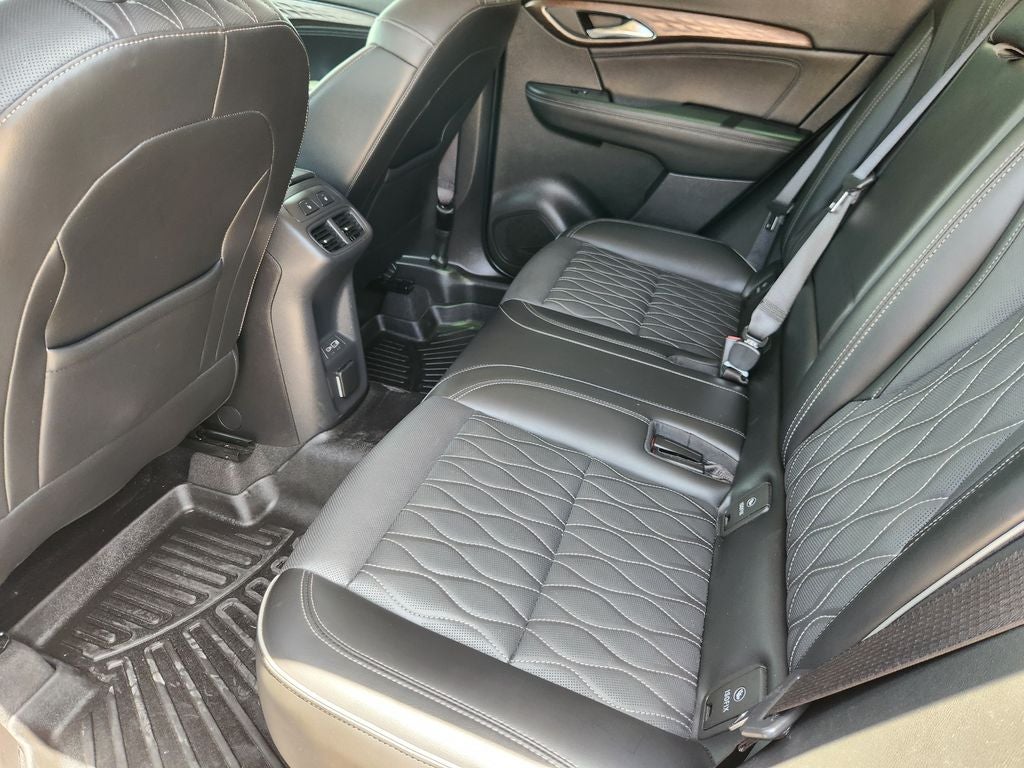 2022 Buick Envision FWD Avenir